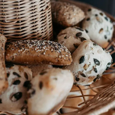 Strasser 住宿加早餐酒店 瑟尔