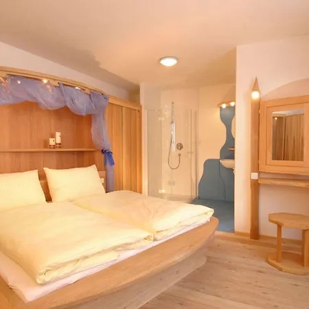Bed & Breakfast Strasser 4*