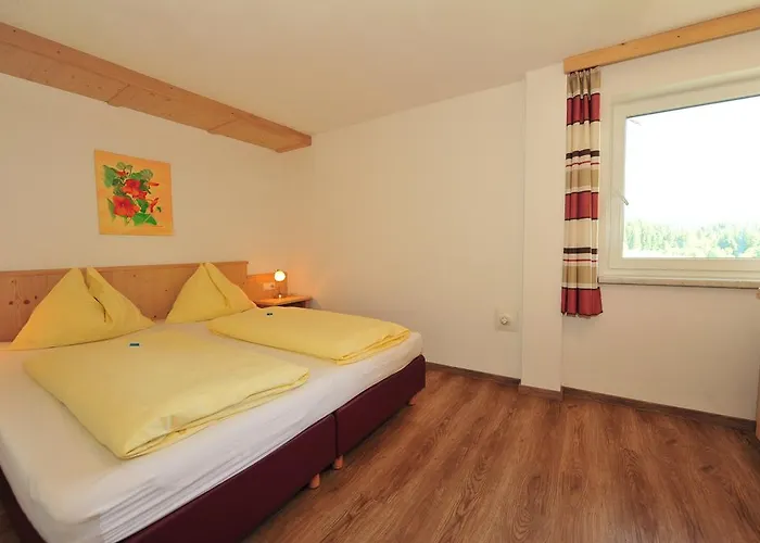 Bed & Breakfast Strasser 4*