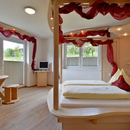 Strasser Bed & Breakfast