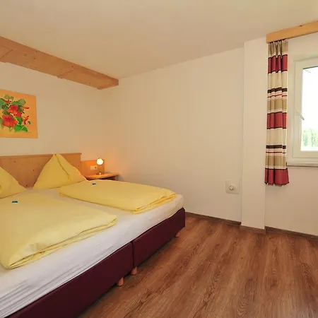 Bed & Breakfast Strasser 3*