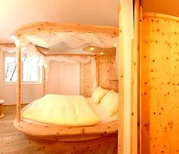 Strasser Bed & Breakfast Söll