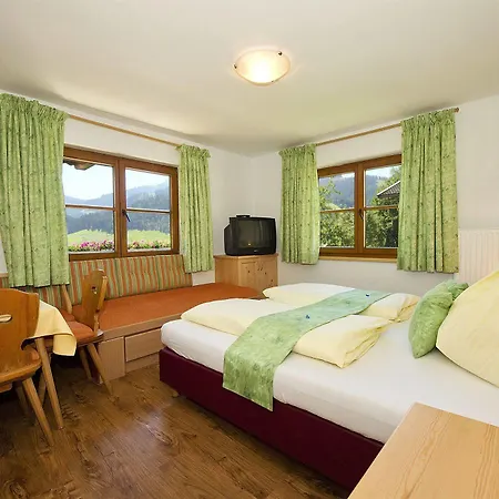 Strasser Bed & Breakfast 3*