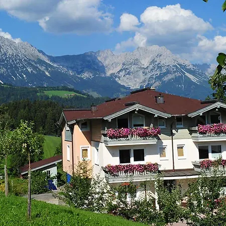 Strasser Bed & Breakfast Söll