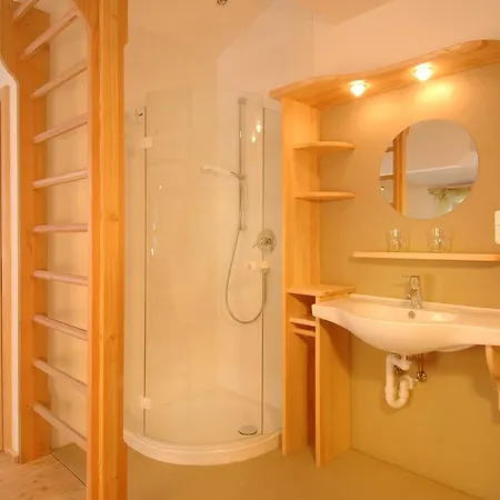 Bed and breakfast Strasser 4*