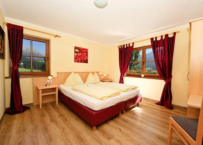 לינה וארוחת בוקר Strasser