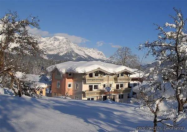 Strasser לינה וארוחת בוקר סול