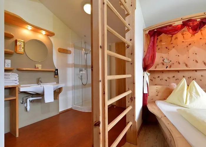 לינה וארוחת בוקר Strasser סול